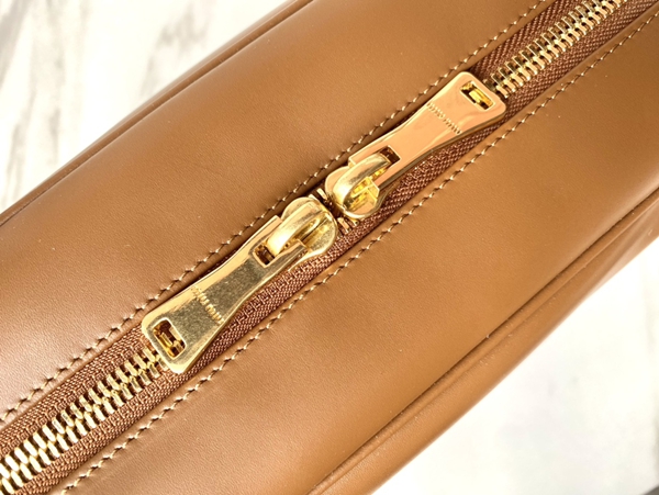 スーパーコピーブランドバッグ内部構造